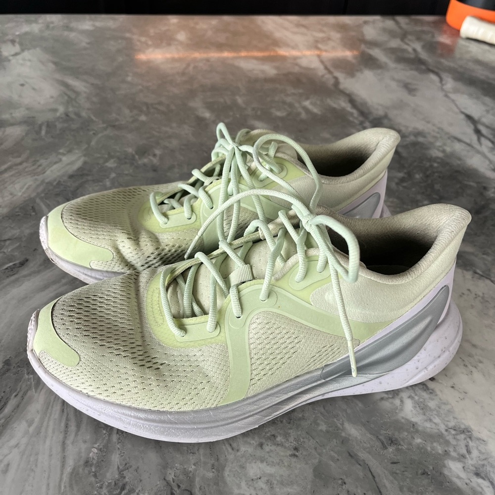 Lululemon Blissfeel Runners